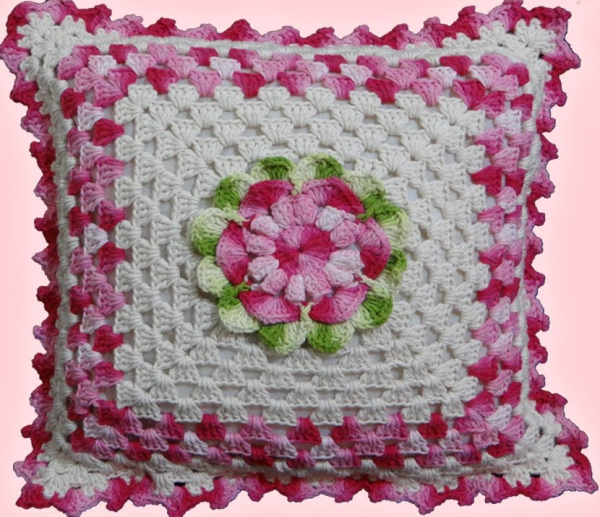Capa para Almofada Flor croche linha barroco
